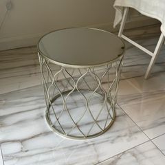 Gold mirrored top coffee table