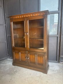 Ercol 724 low display unit