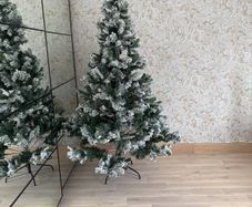 Christmas tree -  160cm / 5ft tall.