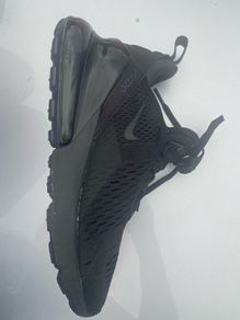 REDUCED TO SELL Brand new Ladies /girls Nike 270 black size 6