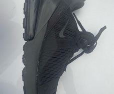 REDUCED TO SELL Brand new Ladies /girls Nike 270 black size 6