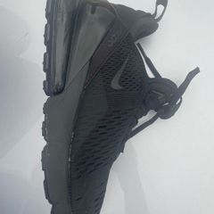 REDUCED TO SELL Brand new Ladies /girls Nike 270 black size 6