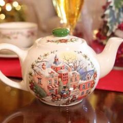 Winter Wonderland Christmas Tea Pot