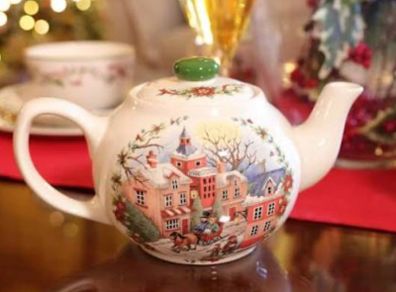Winter Wonderland Christmas Tea Pot