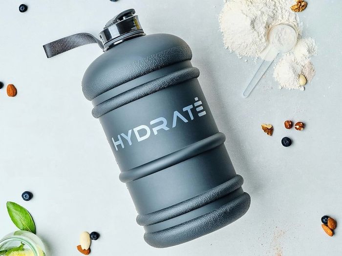 Brand New HYDRATE 2.2L Water Bottle with Easy Drink Cap,
