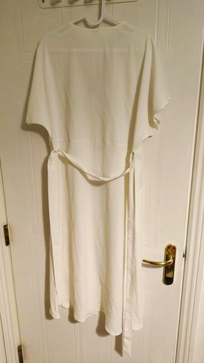 White & Gold Lace Dress with V-Neck and Ruffles  Size S