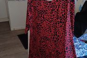 ladies plussize 26/28/30/32tops &amp; dresses 5e each