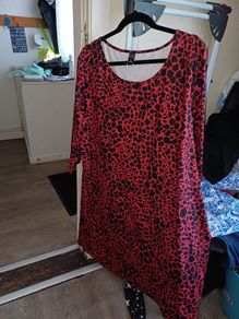 ladies plussize 26/28/30/32tops & dresses 5e each