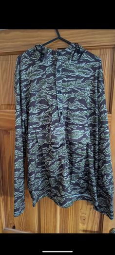 Unbranded camo overhead smock