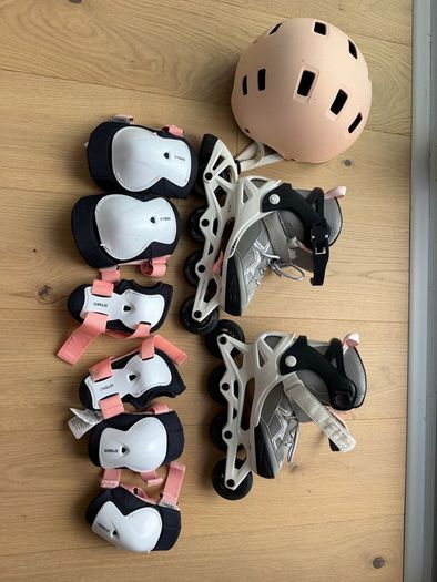 Rollerblades, age 7-10, excellent condition