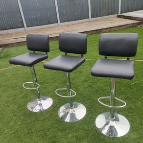 Bar stools x3