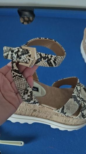 River island sandles