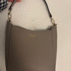 Guess Girlfriend Bucket Bag