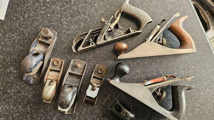 7 planes for spares or repairs