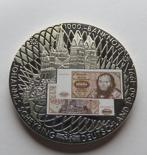 Antique German banknotes & commemorative bank note coins in wood case