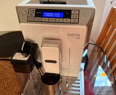 Delonghi Eletta Cappuccino Top coffee machine