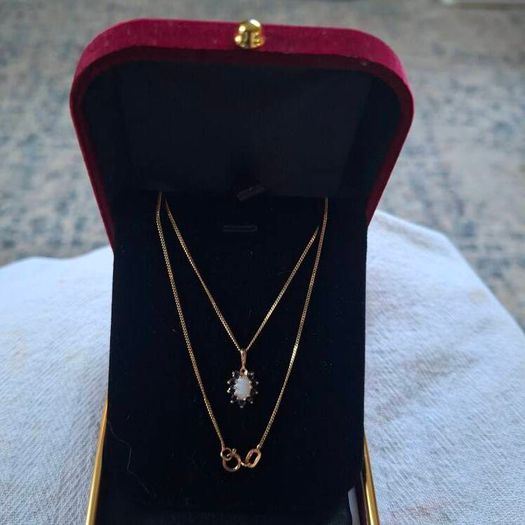 9ct gold  Necklace and 9 ct gold with Natural Sapphire and Natural Opal