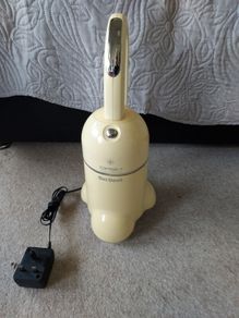 Retro compaxt vacuum