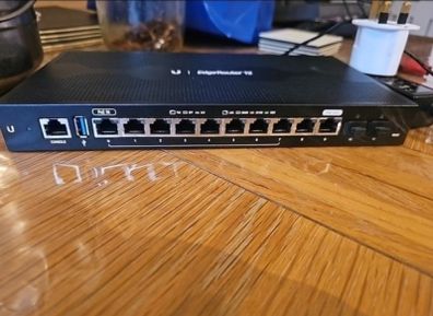 Unifi Edgerouter 12