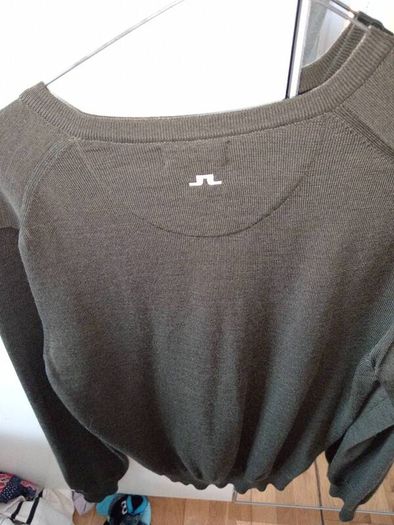 J Lindeberg v neck jumper
