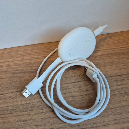 Google Chromecast with Google TV 4K (Snow) - Voice Remote & USB-C Cable - Excellent Condition