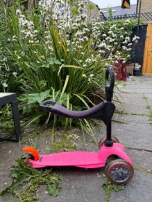 Micro scooter with seat