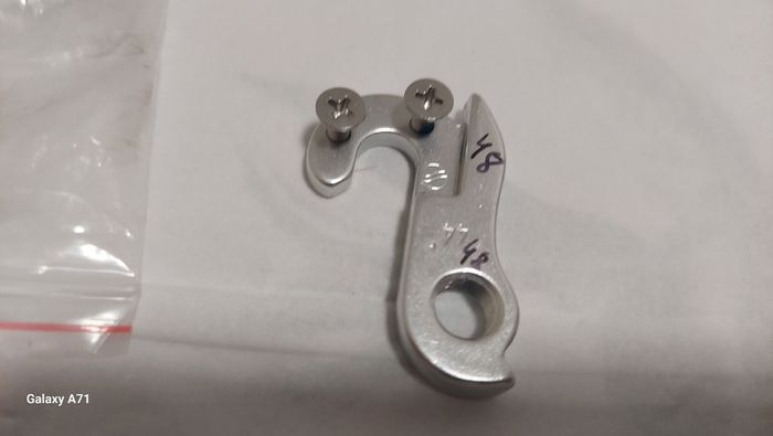 Bicycle parts / rear hanger