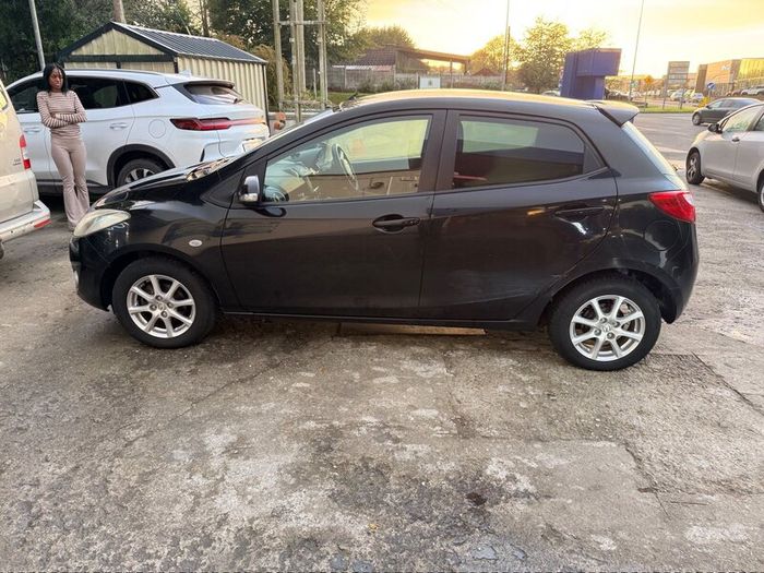 Mazda Demio 2012