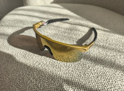 Oakley Sunglasses , Resistor Gold Patrick Mahomes