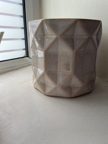 Ceramic flower pot