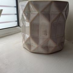 Ceramic flower pot