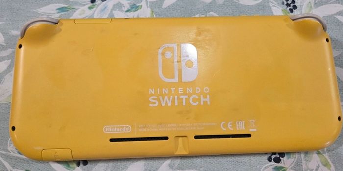 nintendo switch lite yellow
