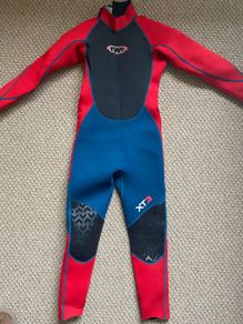 kids wetsuit