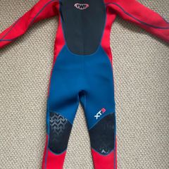 kids wetsuit
