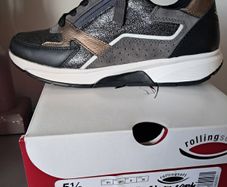 Dressy runners...rolling soft....ecco brand
