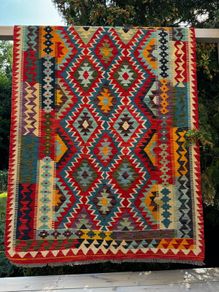 Handwoven wool rug from Pakistan