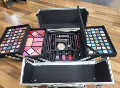 Make Up Kit