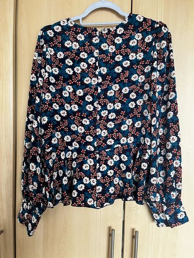 floral blouse
