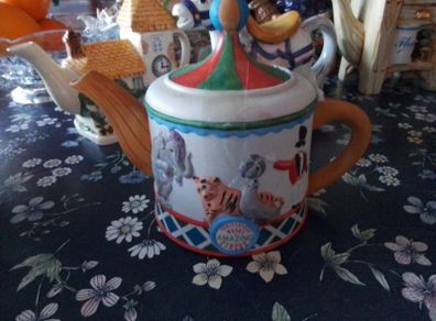 Christopher Wren's Amazing Circus Novelty Teapot