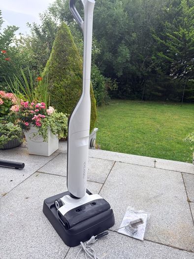 Roborock Flexi light dry wet mop vacuum