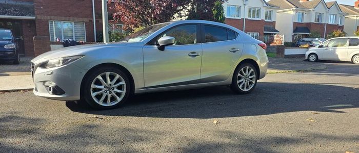 2015 Mazda 3 Platinum Edition 2.2 Saloon
