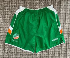 Republic Of Ireland Umbro Away Shorts 2003 2004 M