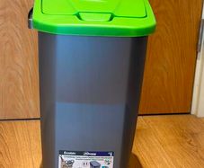 Brand New 25L Recycling Bin with Green Lid -Never Used