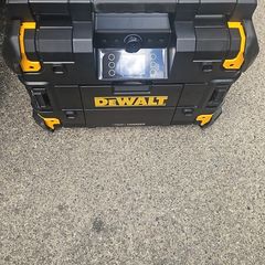 Dewalt Tstak FM battery radio
