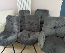 6 dining chairs for sale (2 carvers and 4 chairs)
