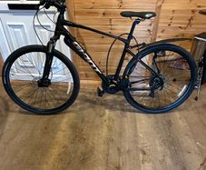 Giant Roam 4 Hybrid Bike