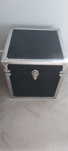 Storage box/Side table