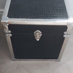 Storage box/Side table