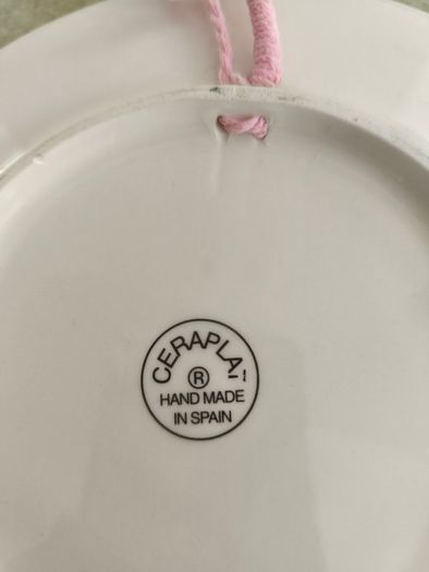 Cereplat Plate,Hand Made In Spain,Young Woman Admiring Pottery 18.5 cm. Diameter,Ready To Hang