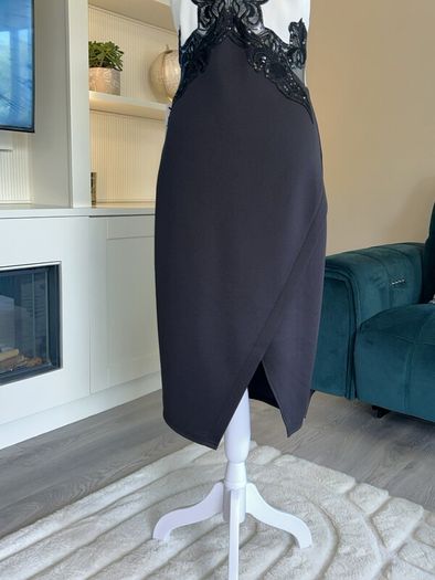 Reduced: Brand-New Stunning Black-and-White Lipsy Dress